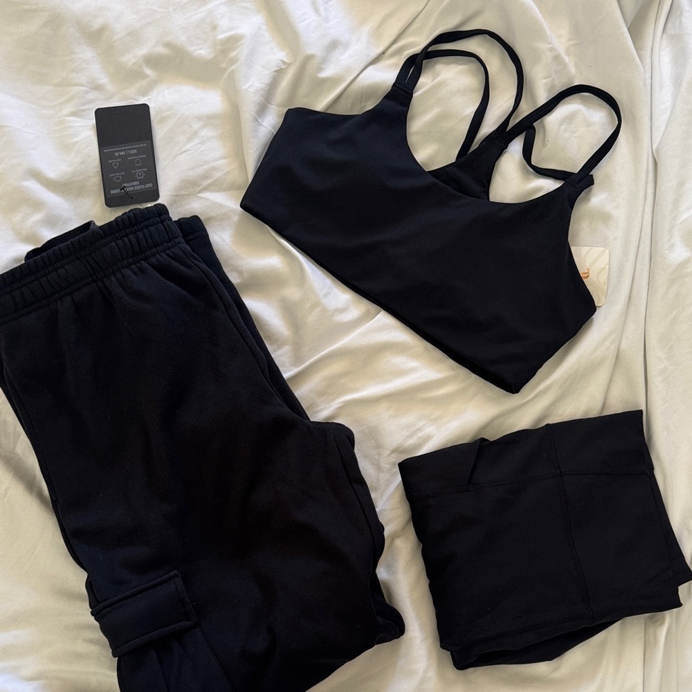 Black Fabletics Sports Bra, Legging & Sweatpants Set - M/L